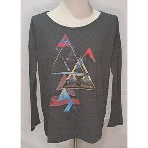 Old Navy Boyfriend T Shirt Womens Size Medium Gray Long Sleeve Mountains Graphic